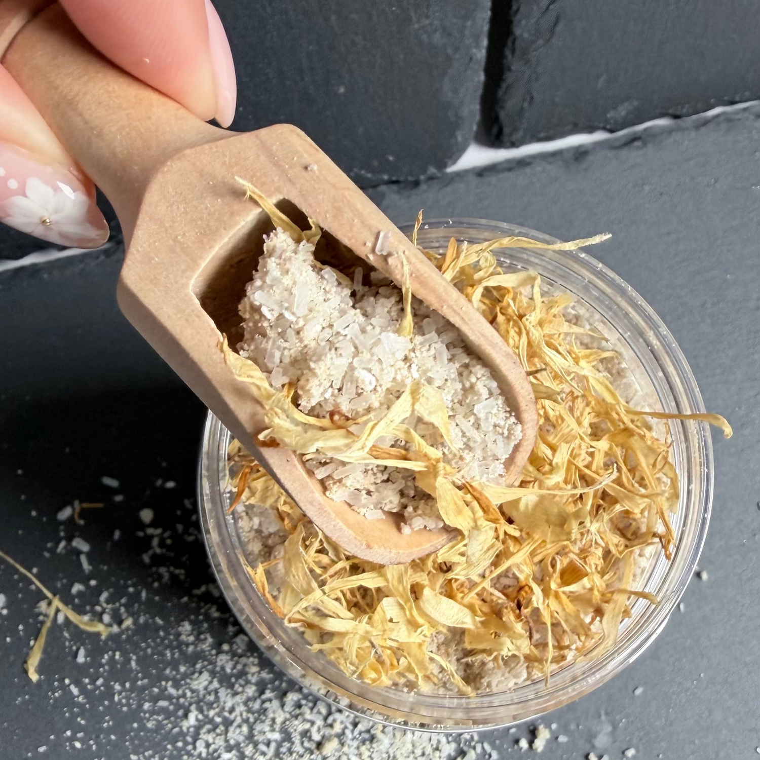 Sacred Embrace – Sandalwood &amp; Frankincense Bath Soak