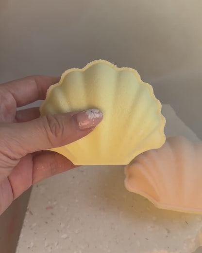 Golden Daydream Shell Bath Bomb